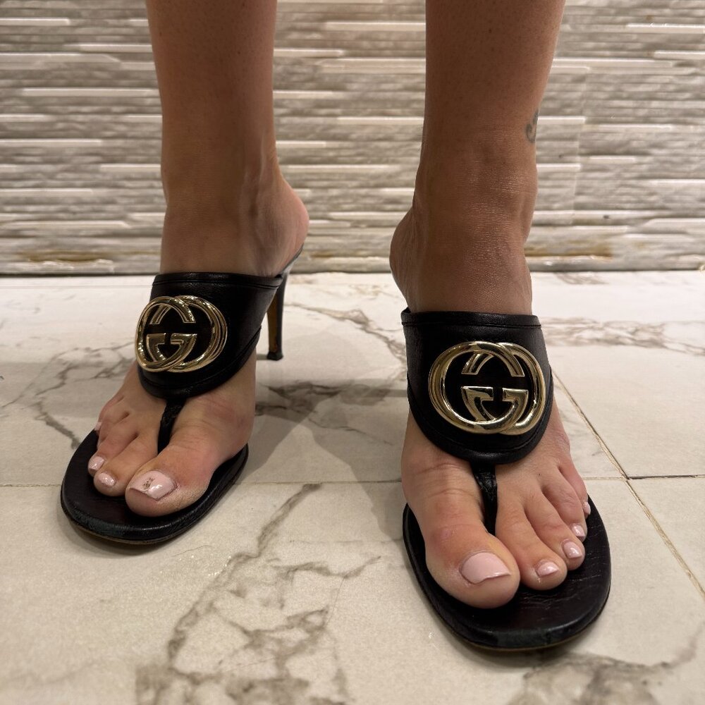 Almost Vintage GUCCI Double G logo Black Leather Thong Heel Size 37